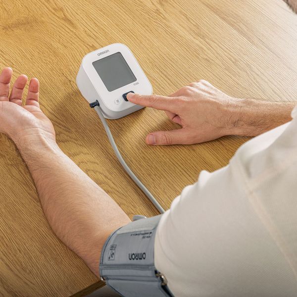 Автоматичний тонометр OMRON M2 Essential (HEM-7188-E) OMRON-M2-ESSENTIAL фото